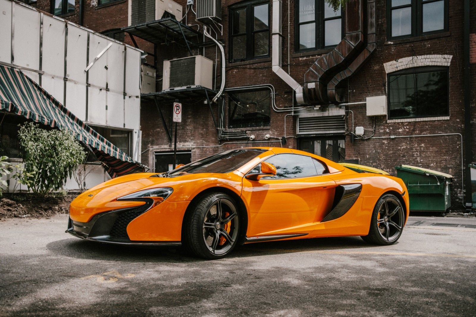 Orange McLaren 650s